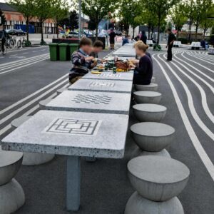 Superkilen Marché Noir, convivialité urbaine, tables de jeux, rencontre habitants, aménagement participatif