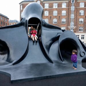 Superkilen Parc Vert, aire de jeux pieuvre, jeux enfants, design inclusif, mobilier urbain international